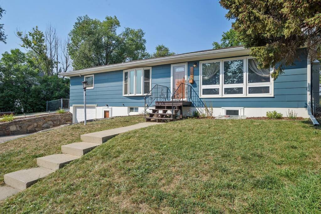 Roomy 5 Bed 3 Bath Fire Place Large Outdoor Space Rapid City Exterior photo